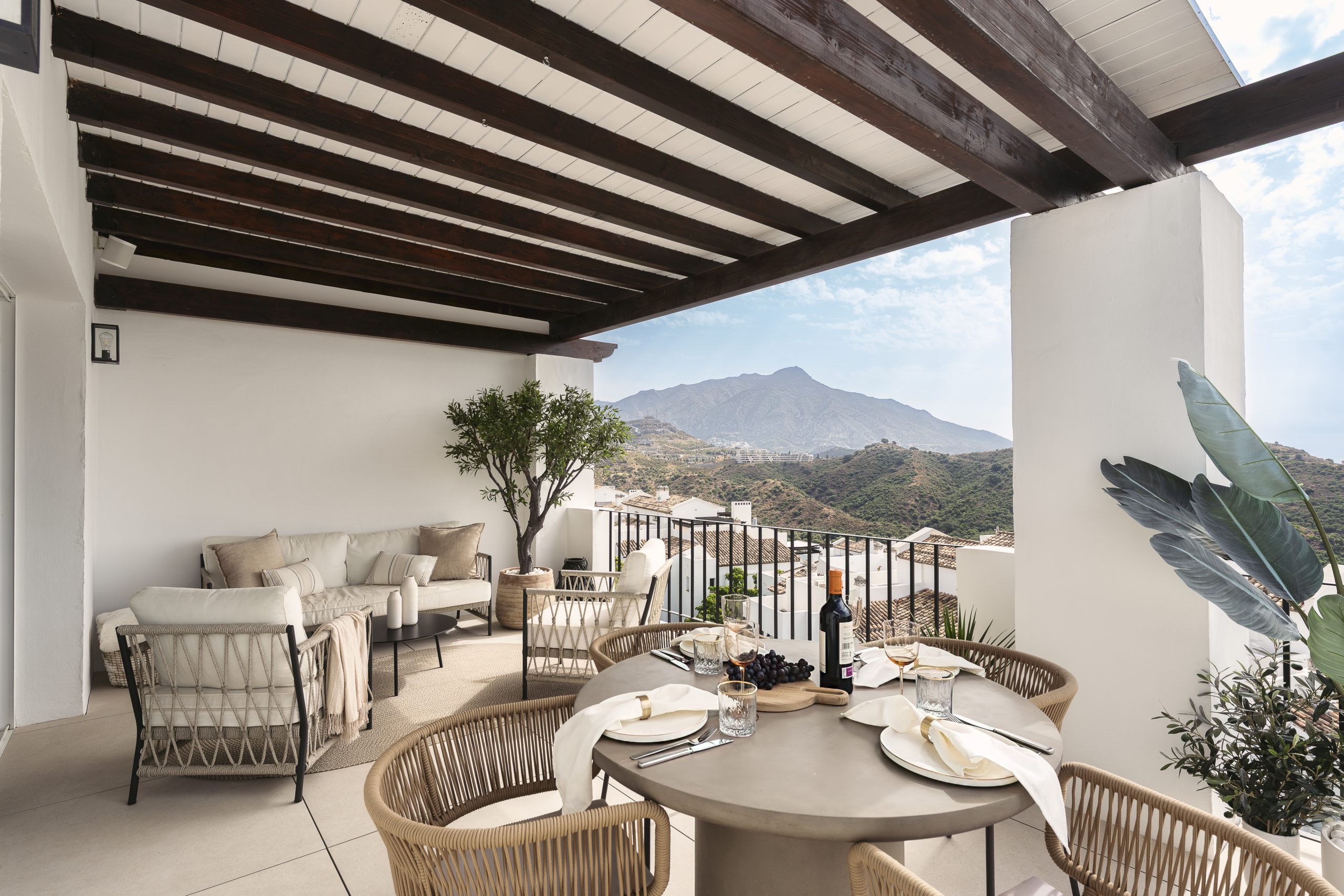 Luxury Penthouse in Altos de La Quinta, Marbella
