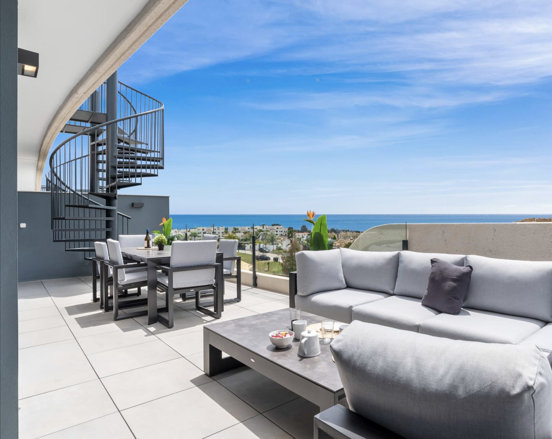 Modern Penthouse with Solarium and Sea Views Estepona