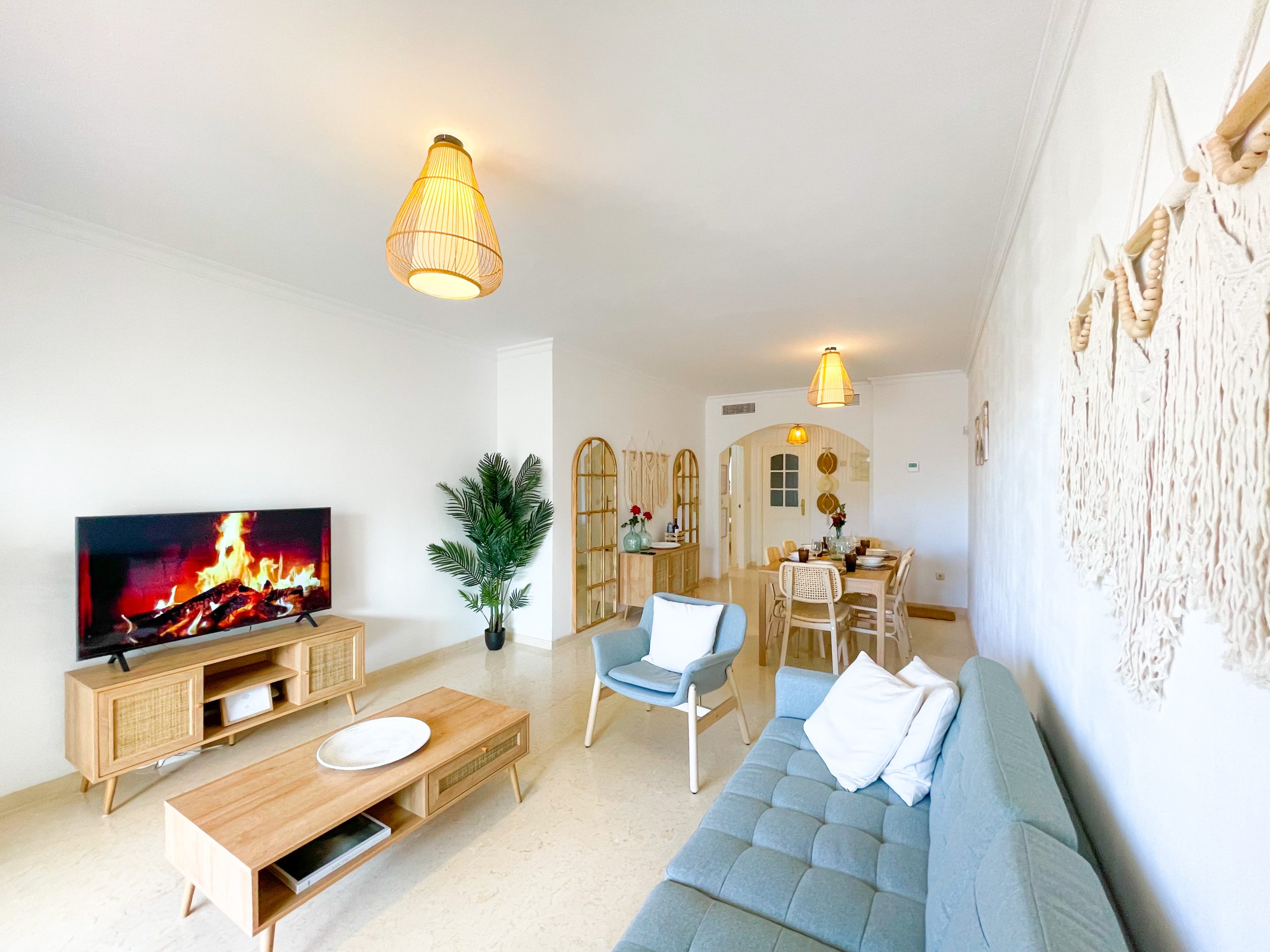 Cozy Two-Bedroom Apartment with Terrace in Elviria