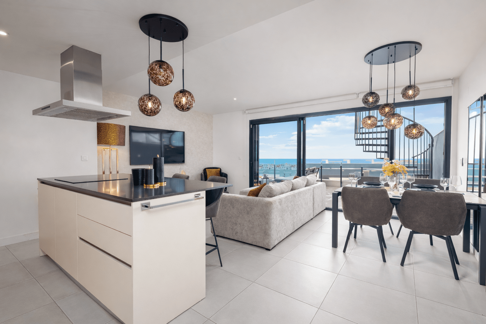 Penthouse in Selwo, Oasis 325,  stunning sea views
