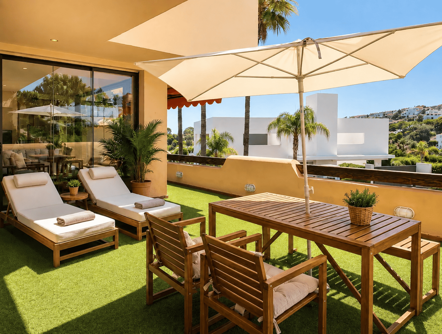 Elegant 2-Bedroom Elevated Ground Floor Apartment in Las Lomas del Conde Luque, Benahavís