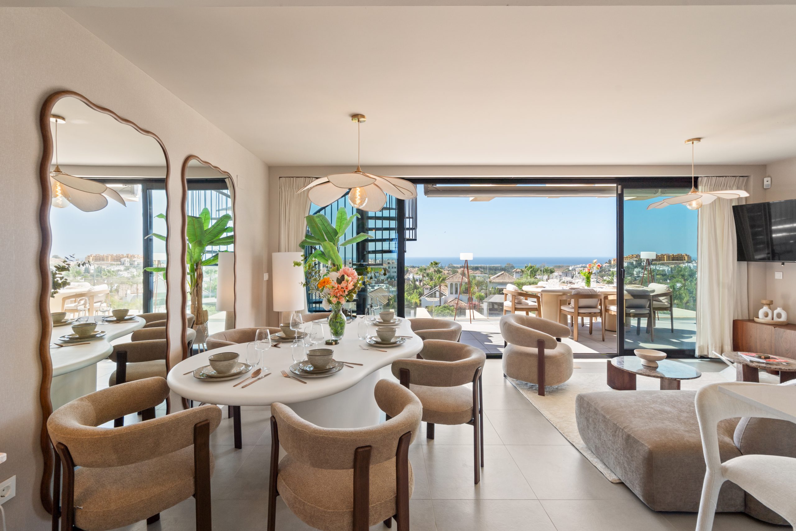 Luxury 3-Bedroom Penthouse with Panoramic Sea Views in Oasis 325, Estepona